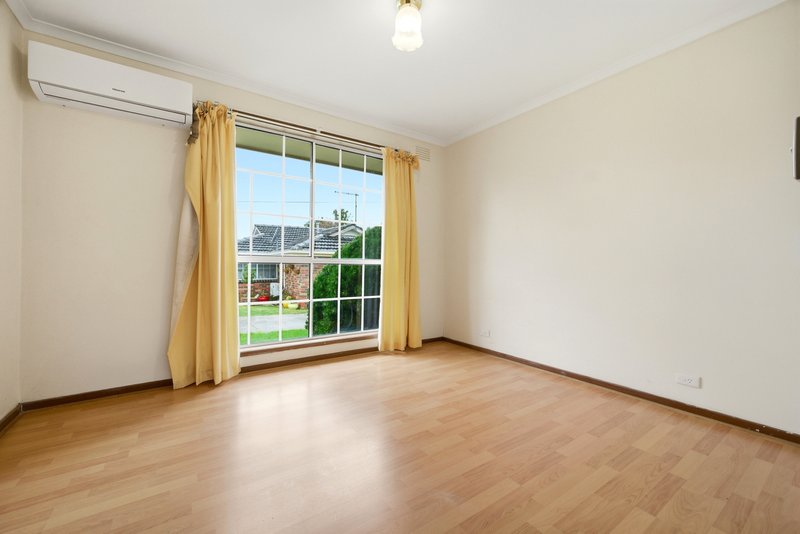 Photo - 1/11 Dearing Avenue, Cranbourne VIC 3977 - Image 5