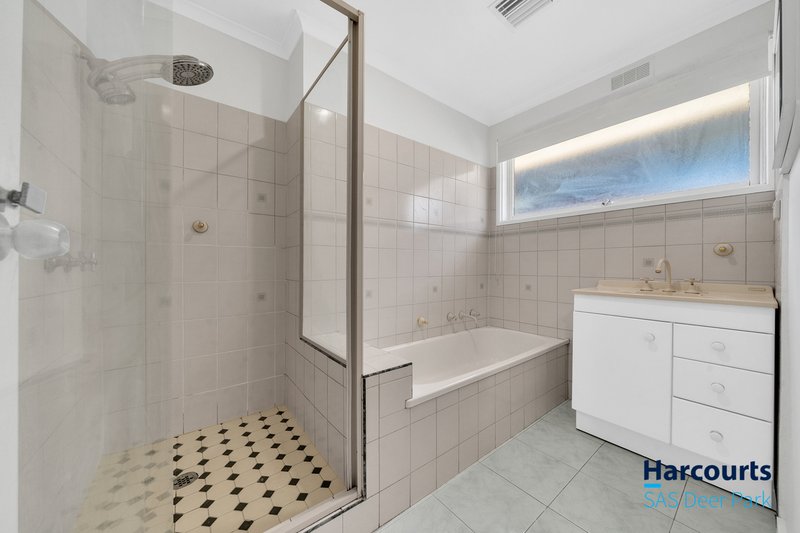 Photo - 111 Denton Avenue, St Albans VIC 3021 - Image 13