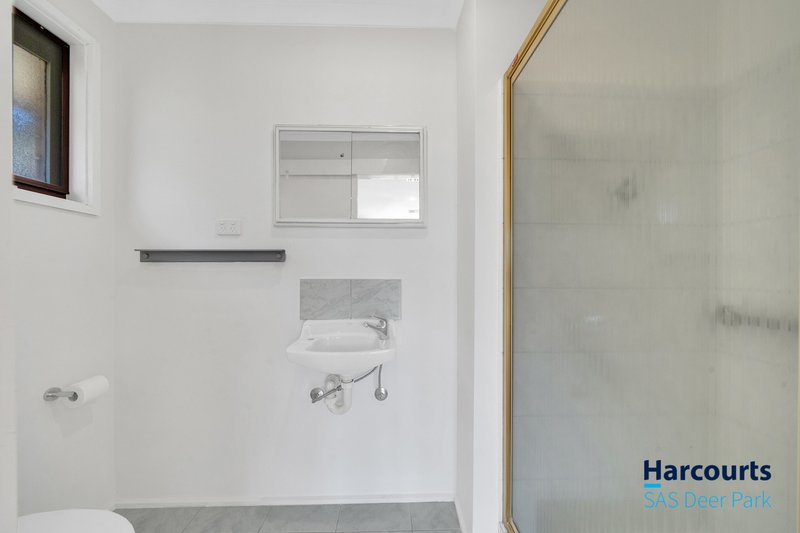 Photo - 111 Denton Avenue, St Albans VIC 3021 - Image 14