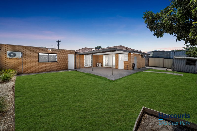 Photo - 111 Denton Avenue, St Albans VIC 3021 - Image 16