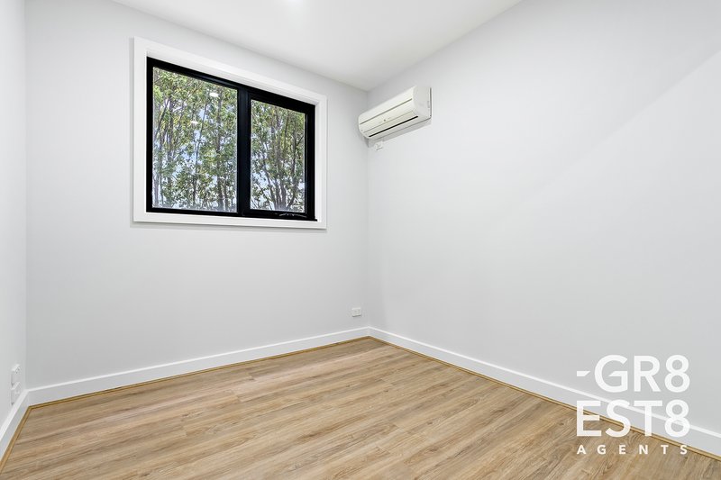 Photo - 111 Eagle Drive, Pakenham VIC 3810 - Image 17