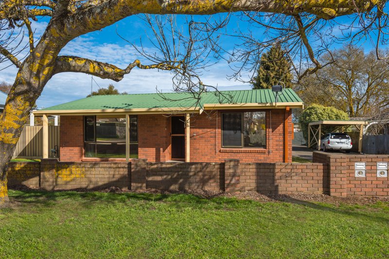 Photo - 1/11 Edgecombe Street, Kyneton VIC 3444 - Image 2