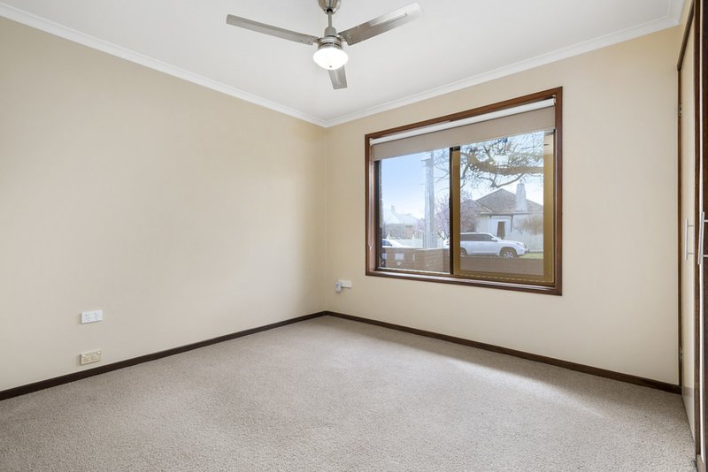 Photo - 1/11 Edgecombe Street, Kyneton VIC 3444 - Image 7