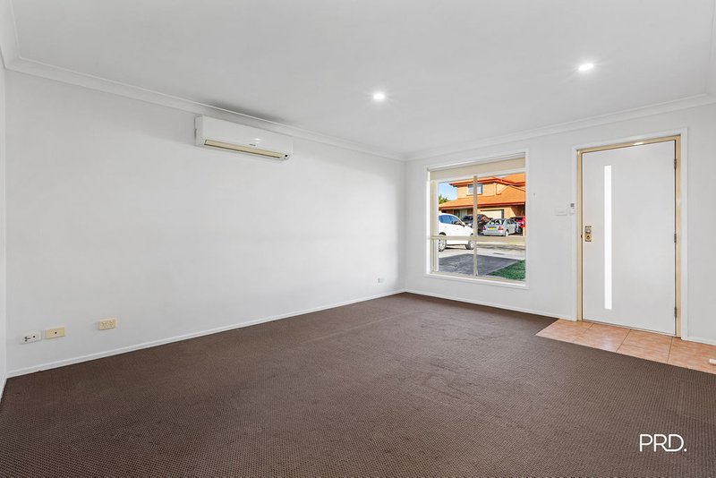 Photo - 1/11 Edward Street, Kingswood NSW 2747 - Image 2