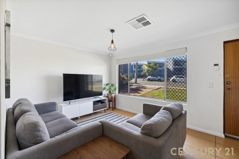 Photo - 1/11 Ellam Street, St James WA 6102 - Image 4