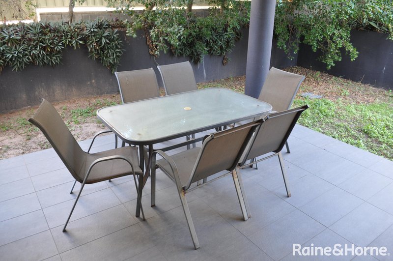 Photo - 1/11 Glenlyon Street, Gladstone Central QLD 4680 - Image 14
