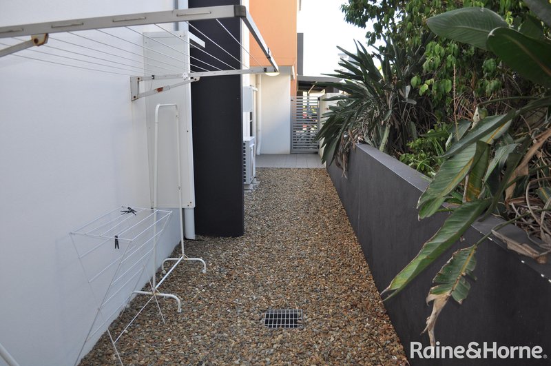 Photo - 1/11 Glenlyon Street, Gladstone Central QLD 4680 - Image 17