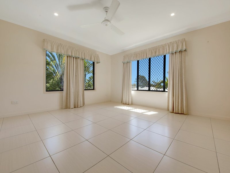 Photo - 1/11 Golf View Drive, Boyne Island QLD 4680 - Image 4