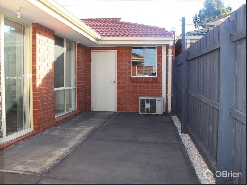 Photo - 1/11 Indwe Street, West Footscray VIC 3012 - Image 6