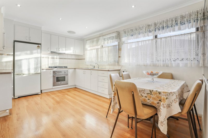 Photo - 1/11 Kendra Place, Keysborough VIC 3173 - Image 5