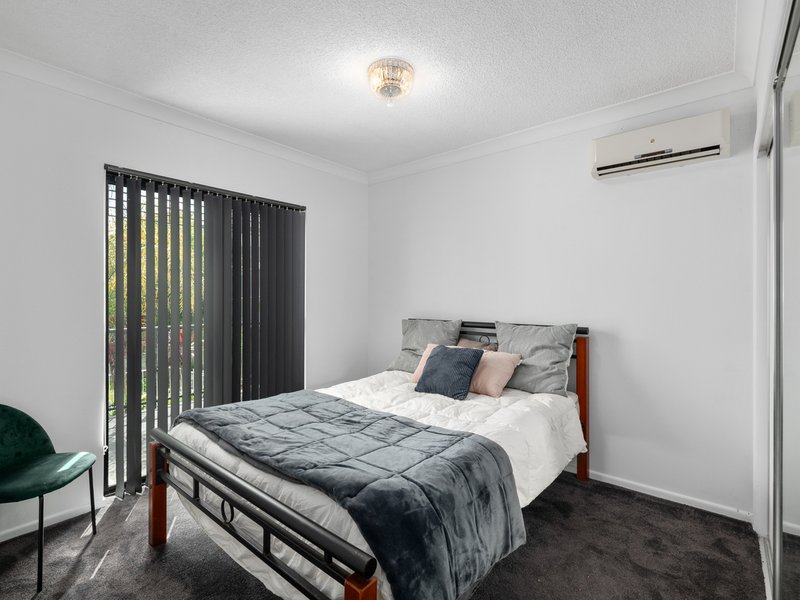 Photo - 1/11 Kitchener Street, Coorparoo QLD 4151 - Image 7