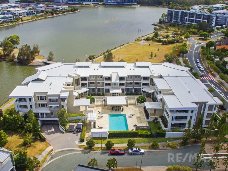 11/1 Lakefront Cres , Varsity Lakes QLD 4227