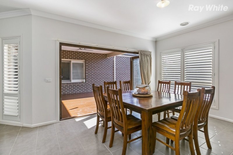 Photo - 111 Livingstone Boulevard, Pakenham VIC 3810 - Image 7