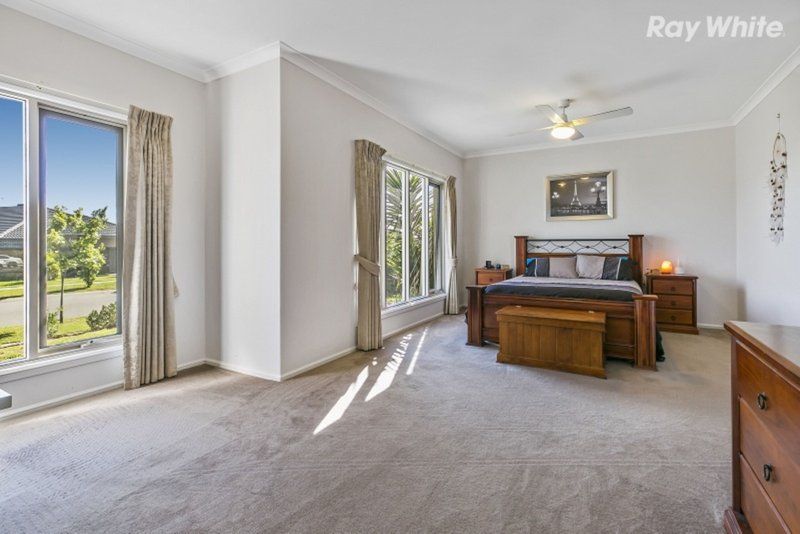 Photo - 111 Livingstone Boulevard, Pakenham VIC 3810 - Image 11