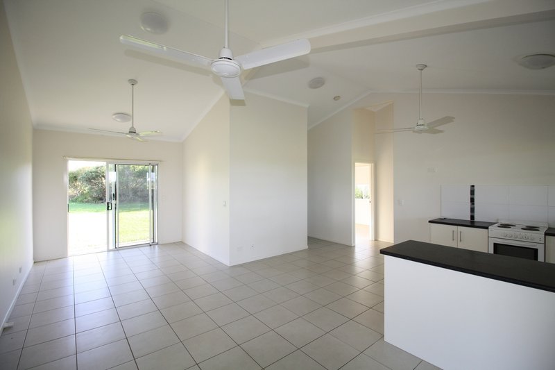 Photo - 111 Macadamia Street, Mareeba QLD 4880 - Image 6