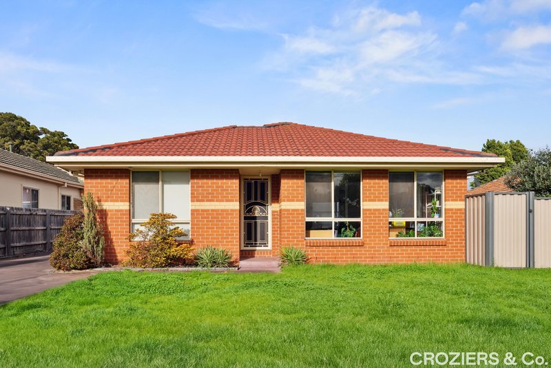 Photo - 1/11 Maclagan Crescent, Reservoir VIC 3073 - Image 2