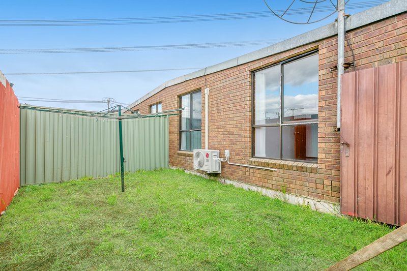 Photo - 1/11 Mahoneys Road, Reservoir VIC 3073 - Image 9