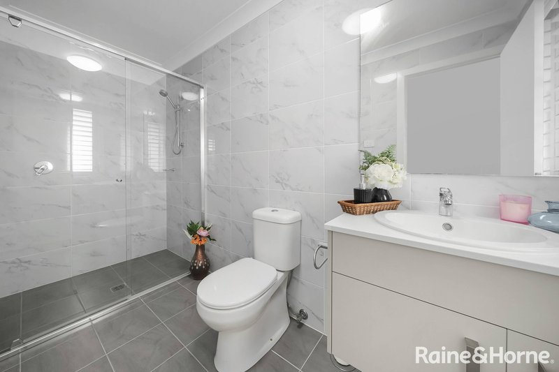 Photo - 111 Mary Ann Drive, Glenfield NSW 2167 - Image 7