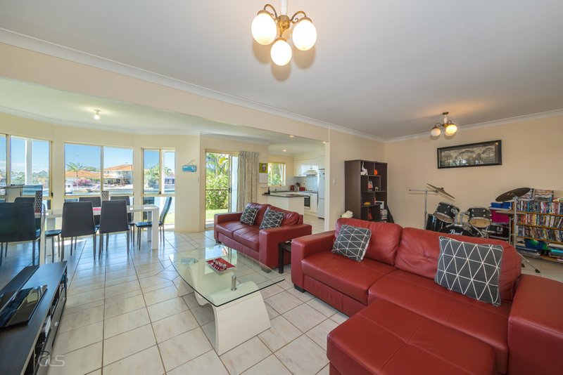 Photo - 1/11 Norrland Court, Banksia Beach QLD 4507 - Image 5