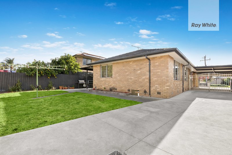 Photo - 111 Peppercorn Parade, Epping VIC 3076 - Image 8