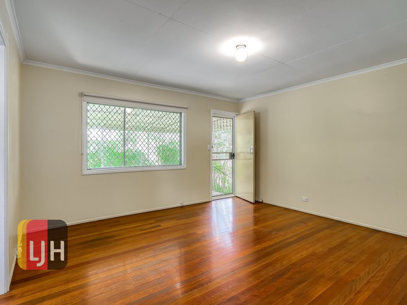 Photo - 111 Pullen Road, Everton Park QLD 4053 - Image 2