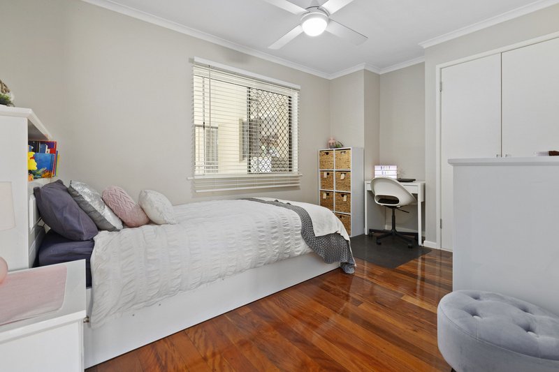 Photo - 111 Queens Court Road, Alexandra Hills QLD 4161 - Image 25