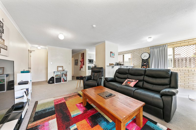 Photo - 1/11 Quondong Street, Mooloolaba QLD 4557 - Image 4