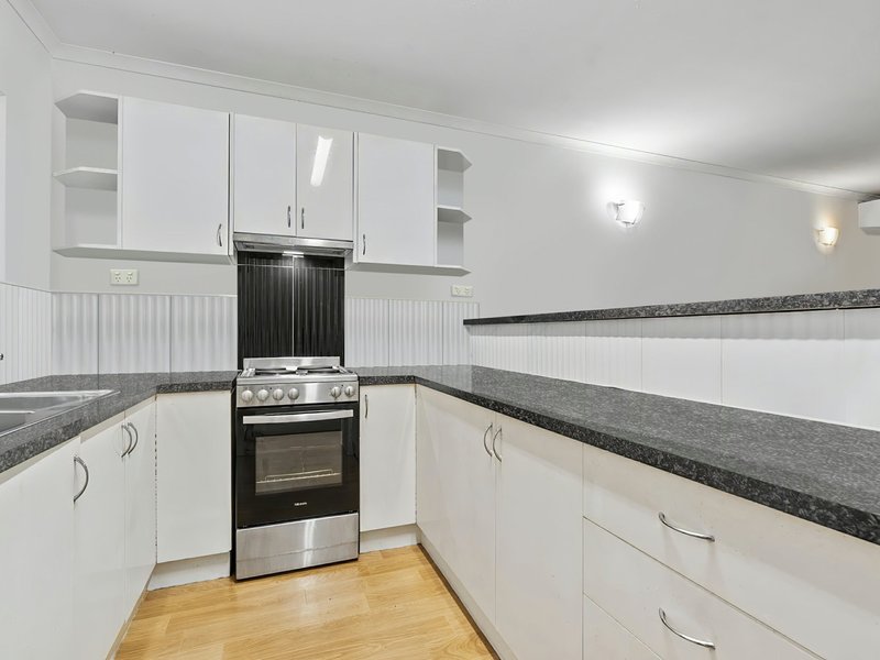 Photo - 11/1 Ray Street, Yorkeys Knob QLD 4878 - Image 2