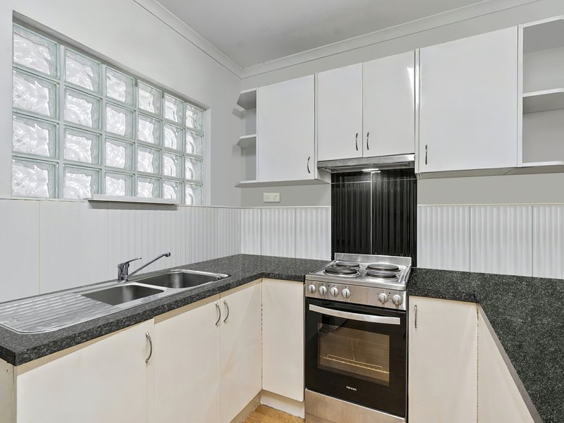 Photo - 11/1 Ray Street, Yorkeys Knob QLD 4878 - Image 3
