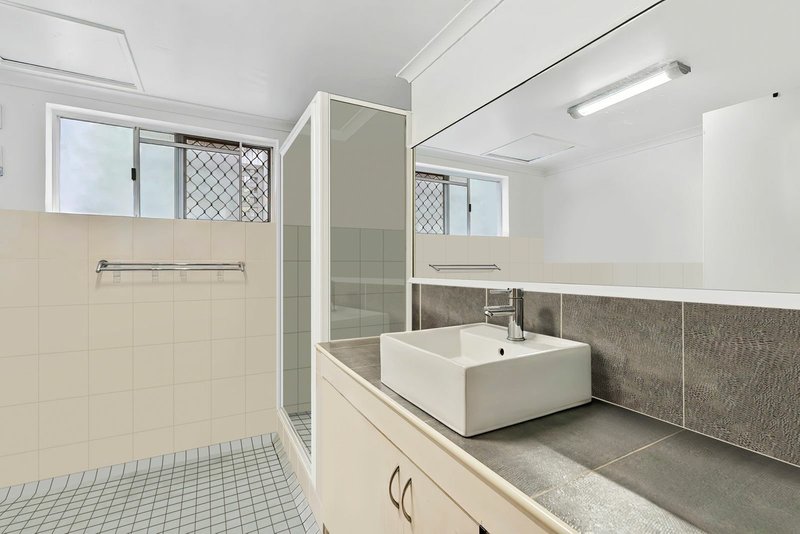Photo - 11/1 Ray Street, Yorkeys Knob QLD 4878 - Image 6