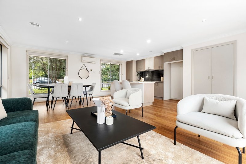 Photo - 1/11 Richards Avenue, Watsonia VIC 3087 - Image 3