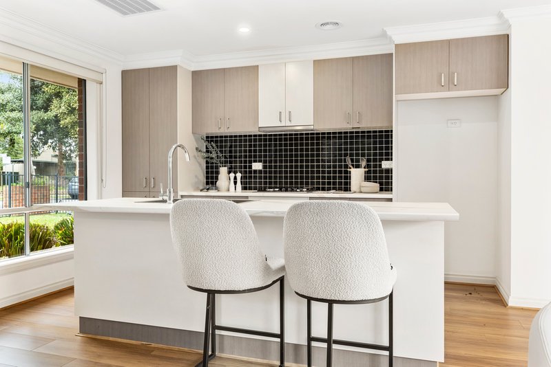 Photo - 1/11 Richards Avenue, Watsonia VIC 3087 - Image 6