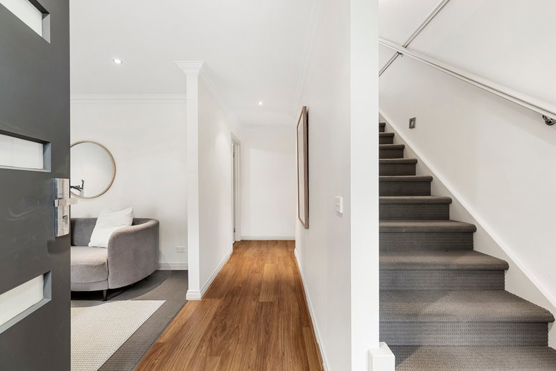 Photo - 1/11 Richards Avenue, Watsonia VIC 3087 - Image 11