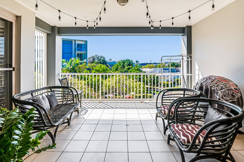 Photo - 11/1 Riverwalk Avenue, Robina QLD 4226 - Image 11