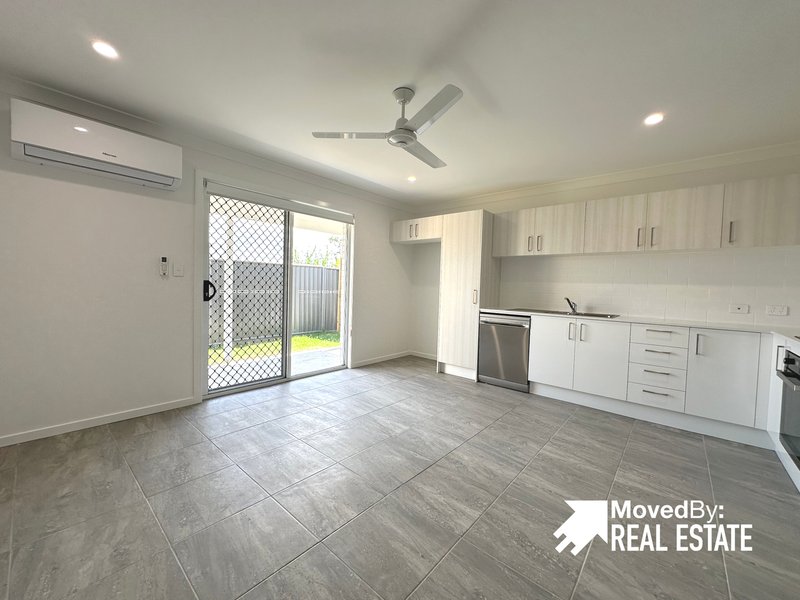 Photo - 1/11 Royal Street, Park Ridge QLD 4125 - Image 2