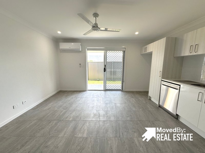 Photo - 1/11 Royal Street, Park Ridge QLD 4125 - Image 4