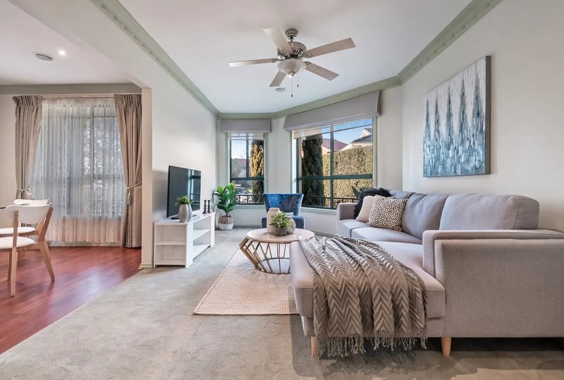 Photo - 1/11 Rule Close, Mill Park VIC 3082 - Image 2