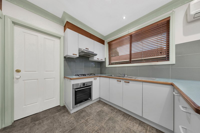 Photo - 1/11 Rule Close, Mill Park VIC 3082 - Image 5