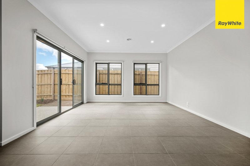 Photo - 111 Saint Arnaud Road, Eynesbury VIC 3338 - Image 2