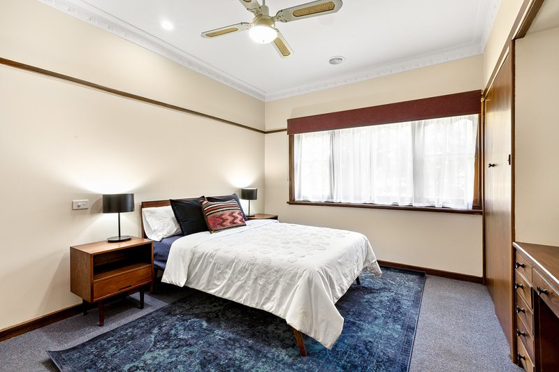 Photo - 1/11 Scott Grove, Burwood VIC 3125 - Image 5