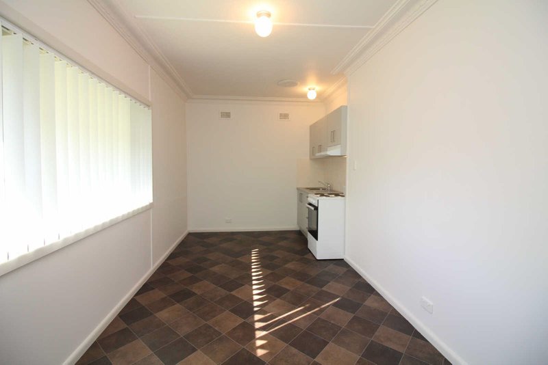 1/11 Shackel Av , Guildford NSW 2161