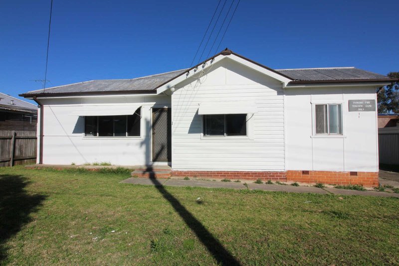 Photo - 1/11 Shackel Av , Guildford NSW 2161 - Image 6