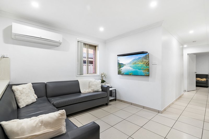 Photo - 1/11 Shearwater Road, Hinchinbrook NSW 2168 - Image 3