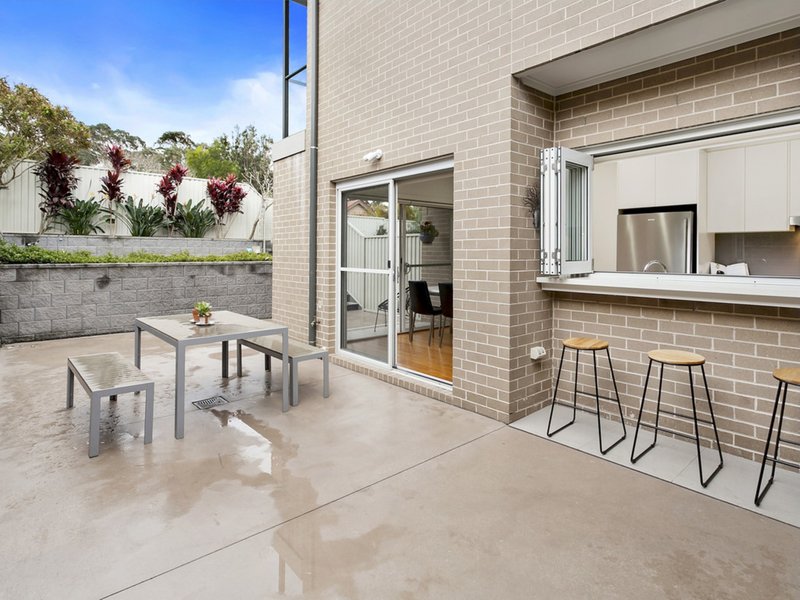 Photo - 1/11 Short Street, Helensburgh NSW 2508 - Image 2