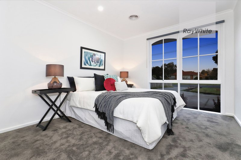 Photo - 111 South Circular Road, Gladstone Park VIC 3043 - Image 12