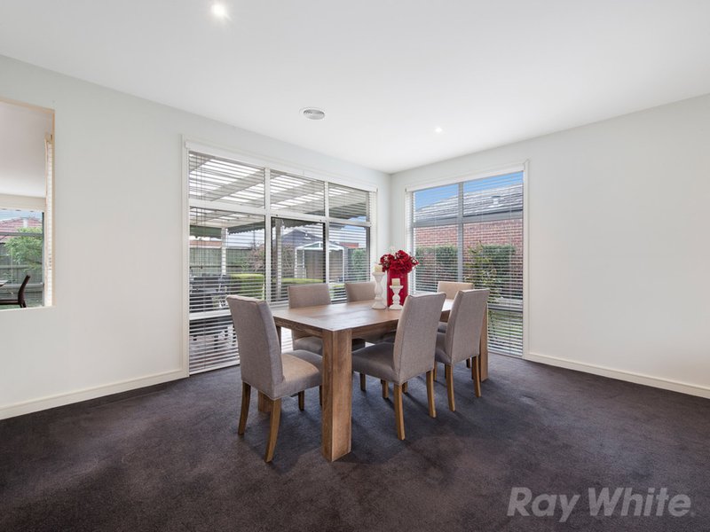 Photo - 111 Stadium Circuit, Mulgrave VIC 3170 - Image 5