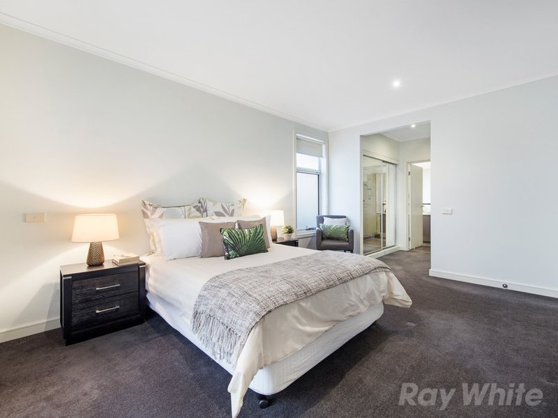 Photo - 111 Stadium Circuit, Mulgrave VIC 3170 - Image 6