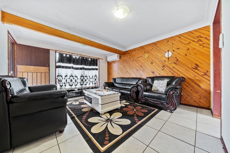 Photo - 11/1 Stubbs Road, Woodridge QLD 4114 - Image 2