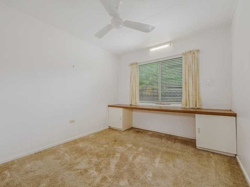 Photo - 1/11 Tabilban Street, Burleigh Heads QLD 4220 - Image 5