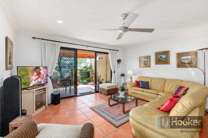 Photo - 1/11 Vaggelas Crescent, Biggera Waters QLD 4216 - Image 5